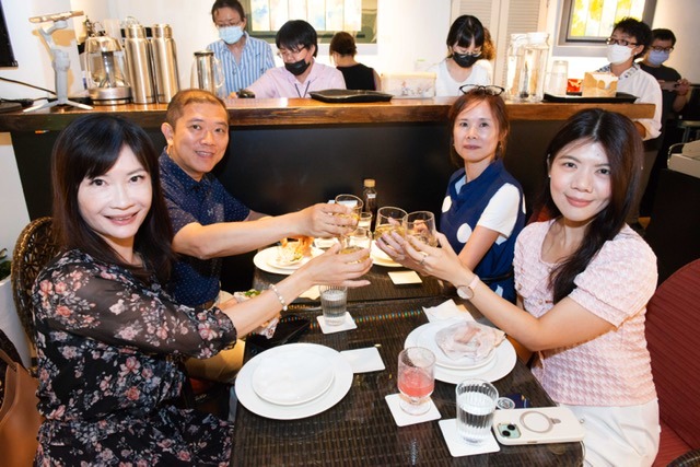9.21古雅仁老師感恩茶會藏家合影